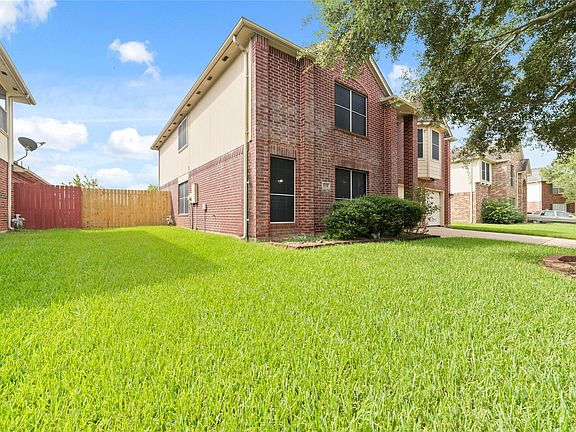 3rd image of 2235 Heatherwood Dr
