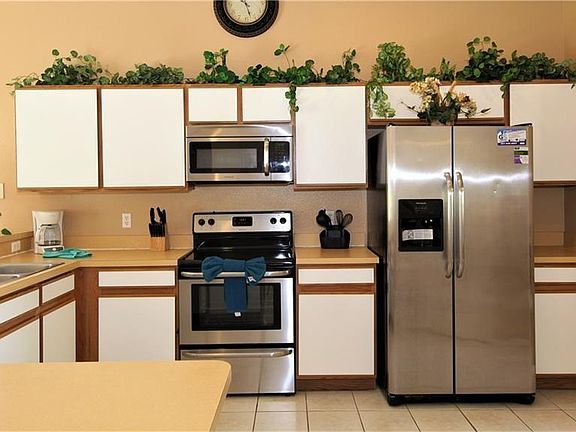 2nd image of 217 Bailey Cir