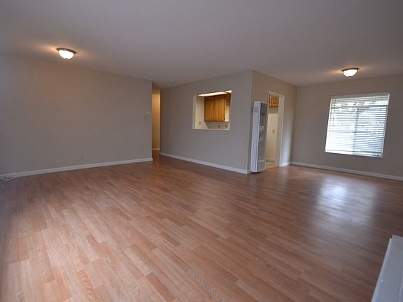 2nd image of 813 Rollingwood Dr