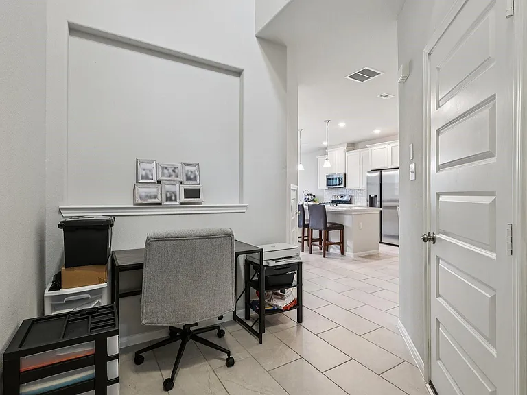 7333 Hinsdale Dr — Photo 14