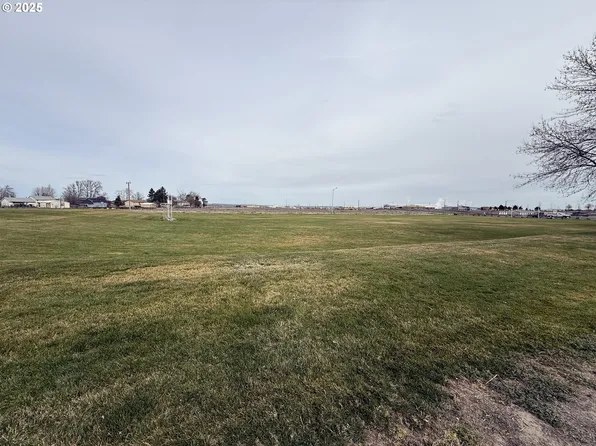 NE Front Tax St Lot 300, Boardman, OR 97818