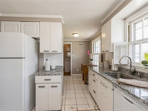 3rd image of 7329 Canterbury St
