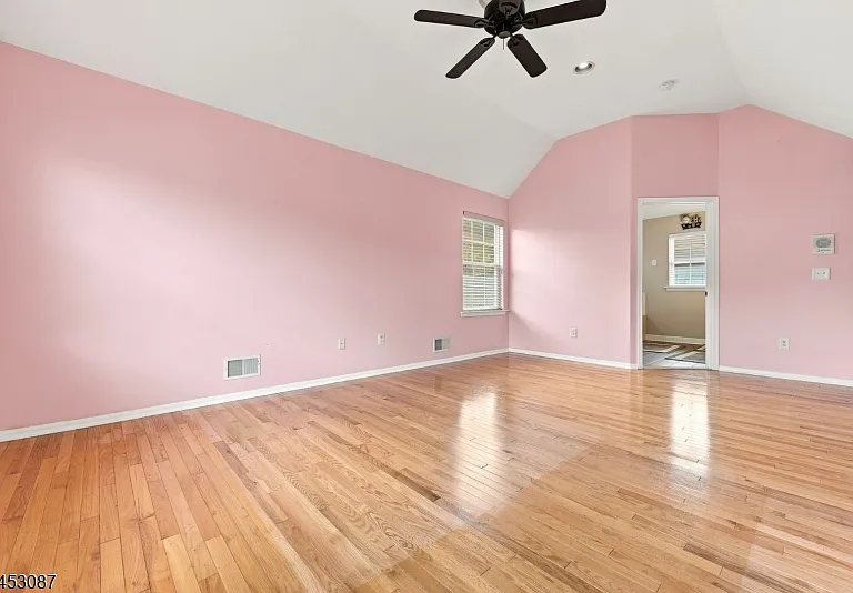 17 Grant Way — Photo 23