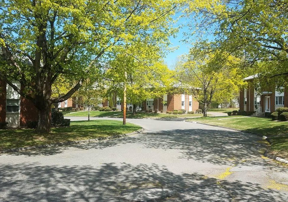 2nd image of 147 Theroux Dr APT 15A