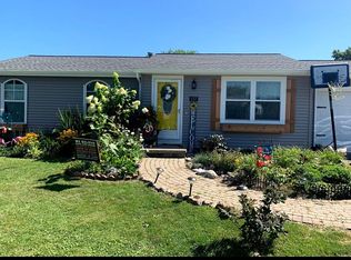 157 Grandview Ln, Rochester, NY 14612