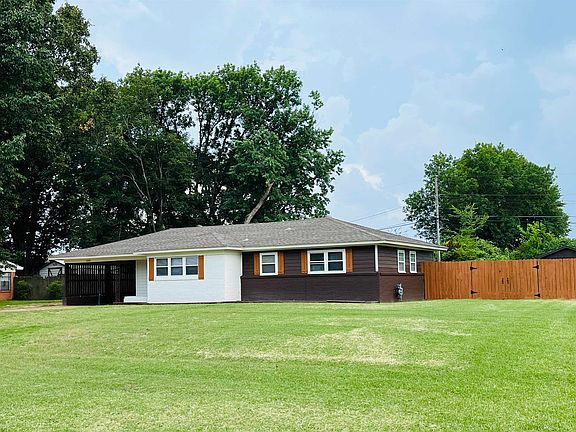 2nd image of 1051 Richland Dr