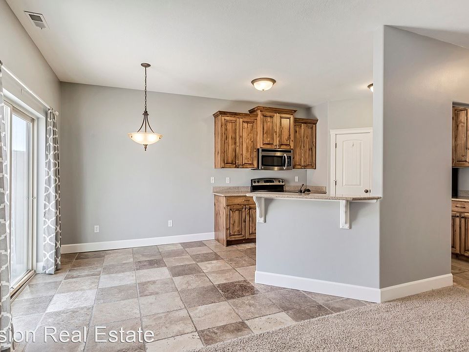 1st image of 286 E Cascade Ct