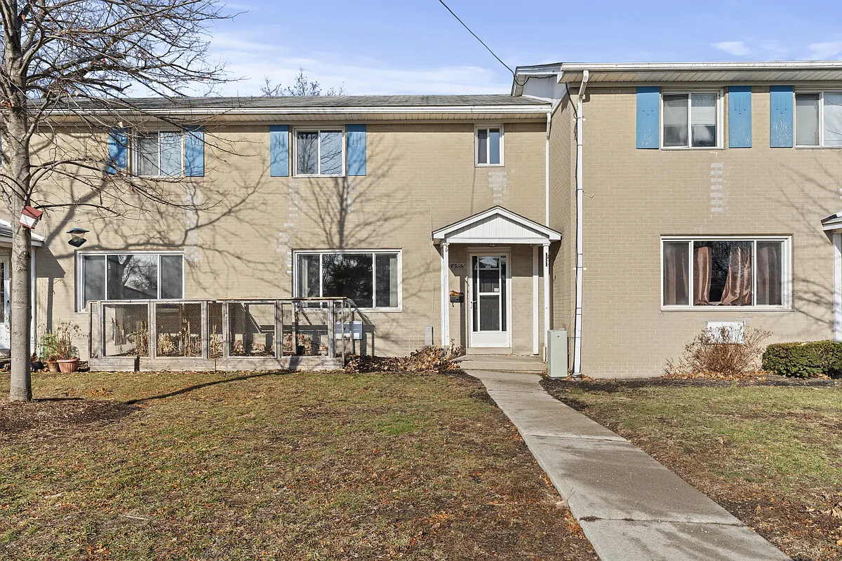 Building Photo - 8312 Clairview Ave
