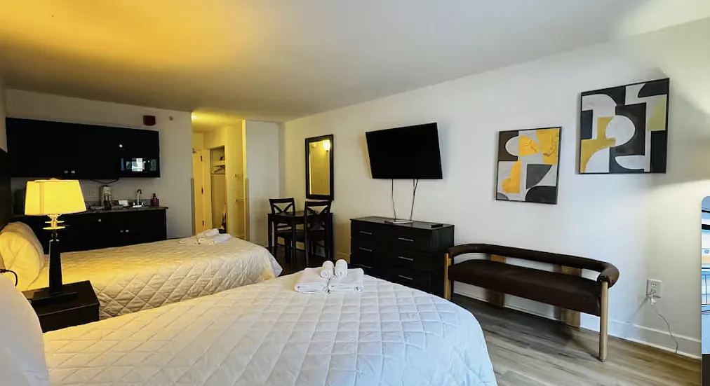 Studio, 400 sqft, $990 — Photo 4