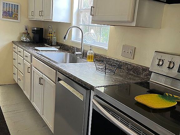 3rd image of 2436 S Peninsula Dr