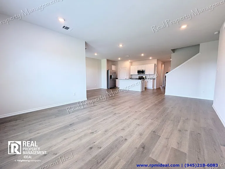 617 Edge Hill Ln — Photo 3