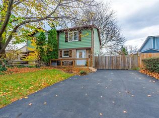38 Golden Orchard Dr, Hamilton, ON L9C 6J5