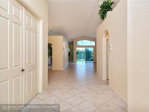 4th image of 10053 Diamond Lake Dr