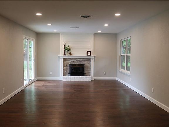 3rd image of 8028 Beechwood Dr