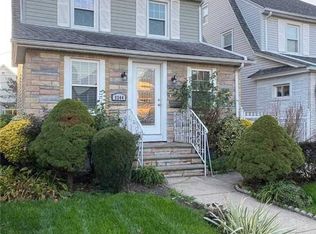9344 215th St, Queens Village, NY 11428