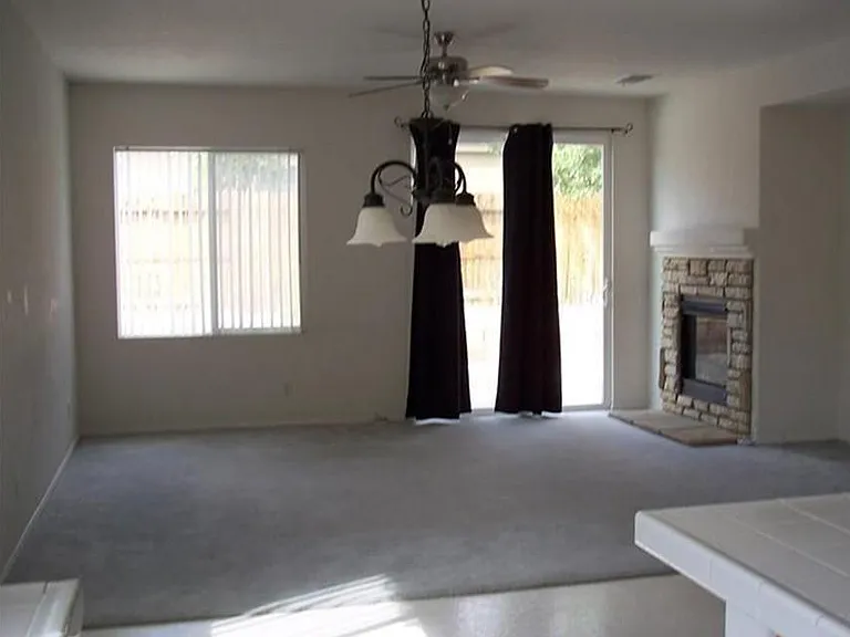 3207 Summer Breeze Ave — Photo 6