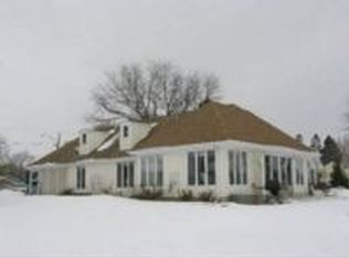 716 S Riverside Dr, McHenry, IL 60050