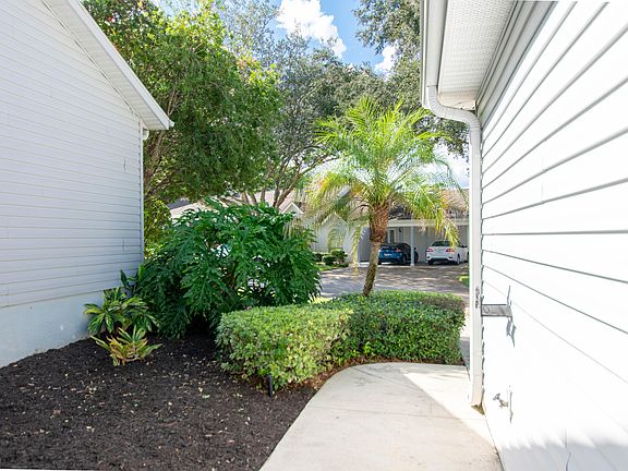 5th image of 2442 SE 18th Cir