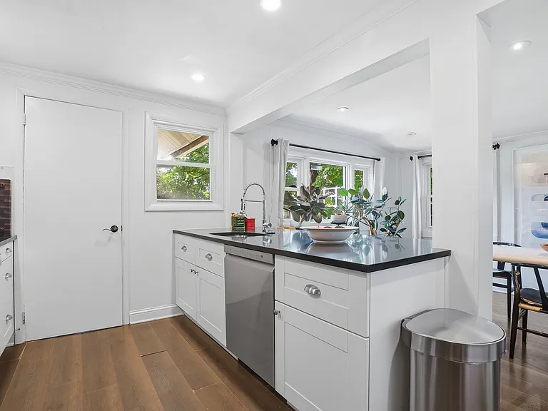 36 Dearborn Ave — Photo 12