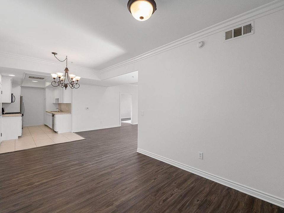 1st image of 3328 Oakhurst Ave APT 103