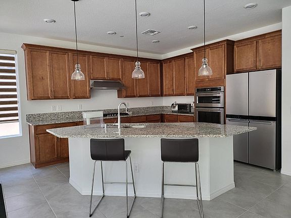 5th image of 108 Lake Oasis St