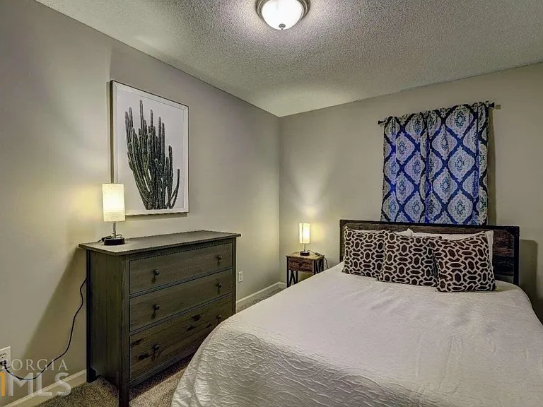 7271 Crestside Dr — Photo 16