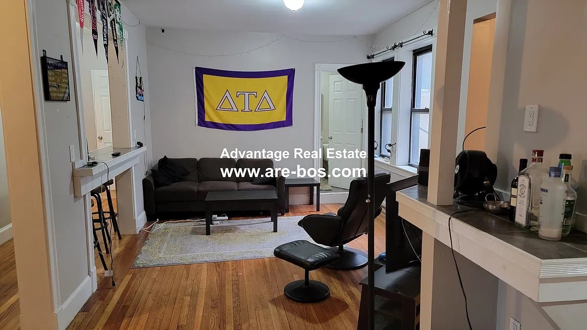 Building Photo - 1056 Commonwealth Ave #32
