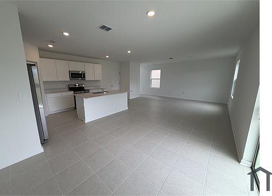 3rd image of 2510 Garden Rd