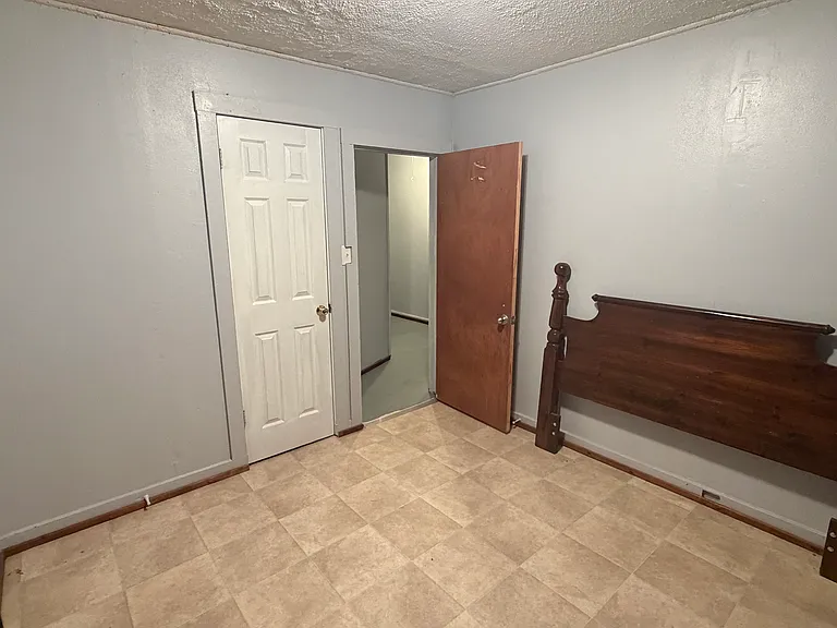 401 Palacios St — Photo 4