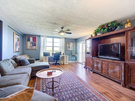2nd image of 4651 1st St NE Unit 308