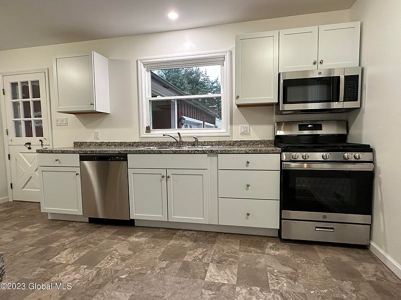 5th image of 19 Barber Avenue
