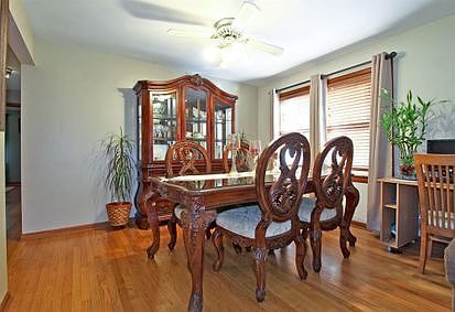 5th image of 9409 Lorel Ave