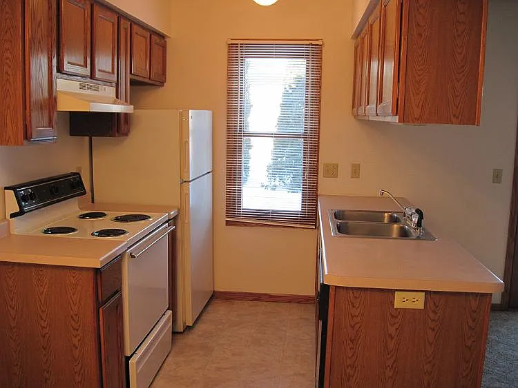 2 bed, 1100 sqft, $1,150 — Photo 2