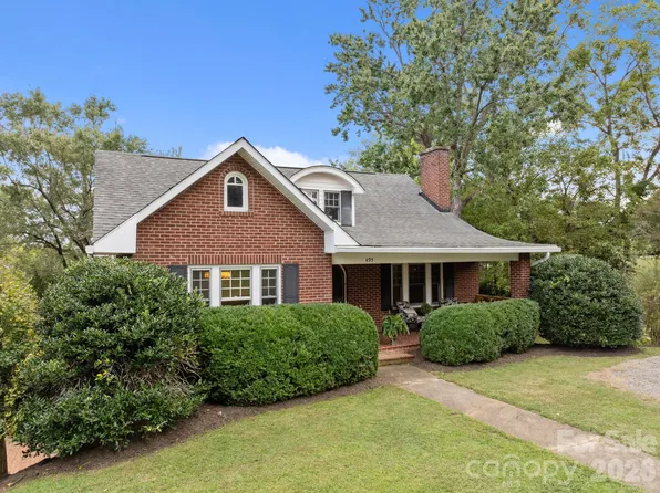 495 Fairview Rd, Asheville, NC 28803