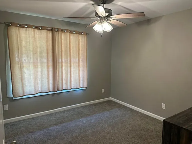 16010 Lake Hills Ln — Photo 8