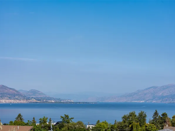 745 Westminster Ave E, Penticton, BC V2A 1H6