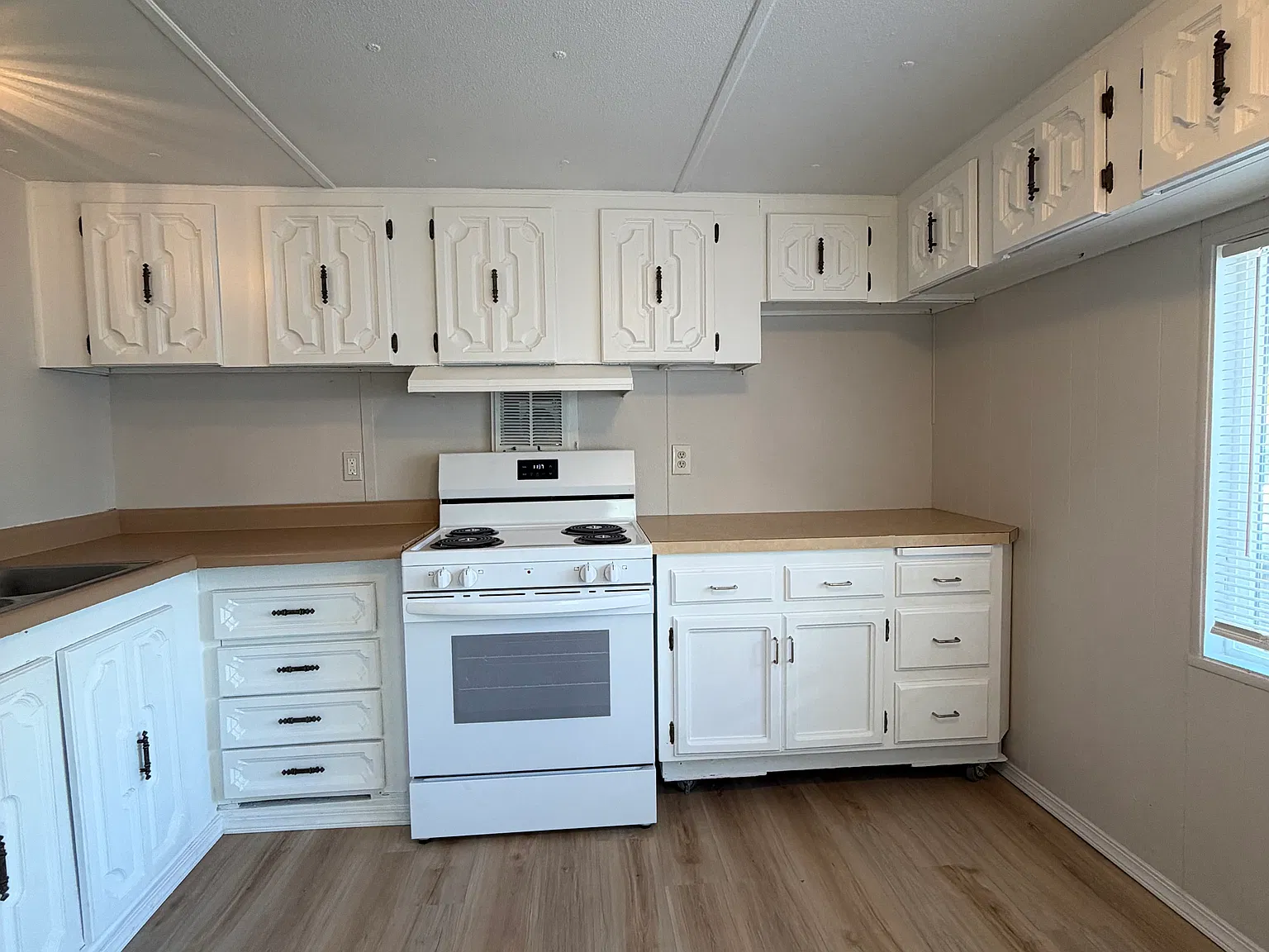 2 bed, 672 sqft, $1,295 — Photo 1