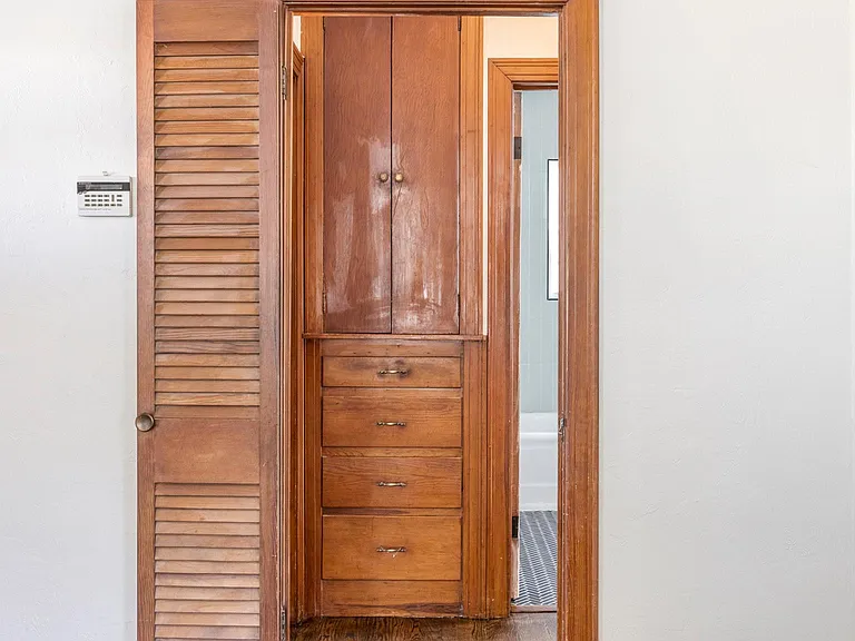 2242 W Eubanks St — Photo 18