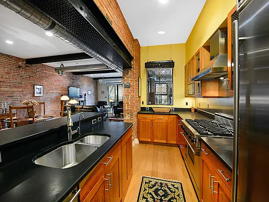 Sold by Hudson Place Realty | media 8