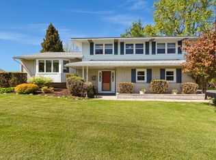 982 Sturgeon Point Rd, Derby, NY 14047