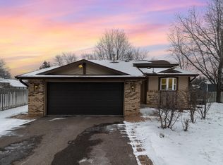 11007 Rhode Island Cir N, Champlin, MN 55316