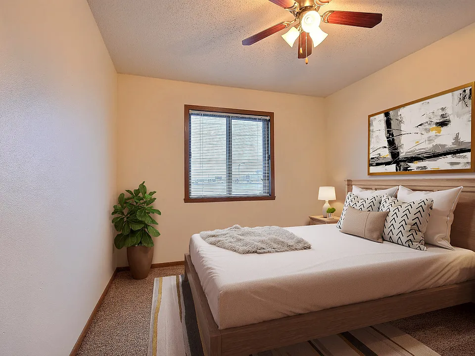 Fargo, ND France Apartments | Bedroom