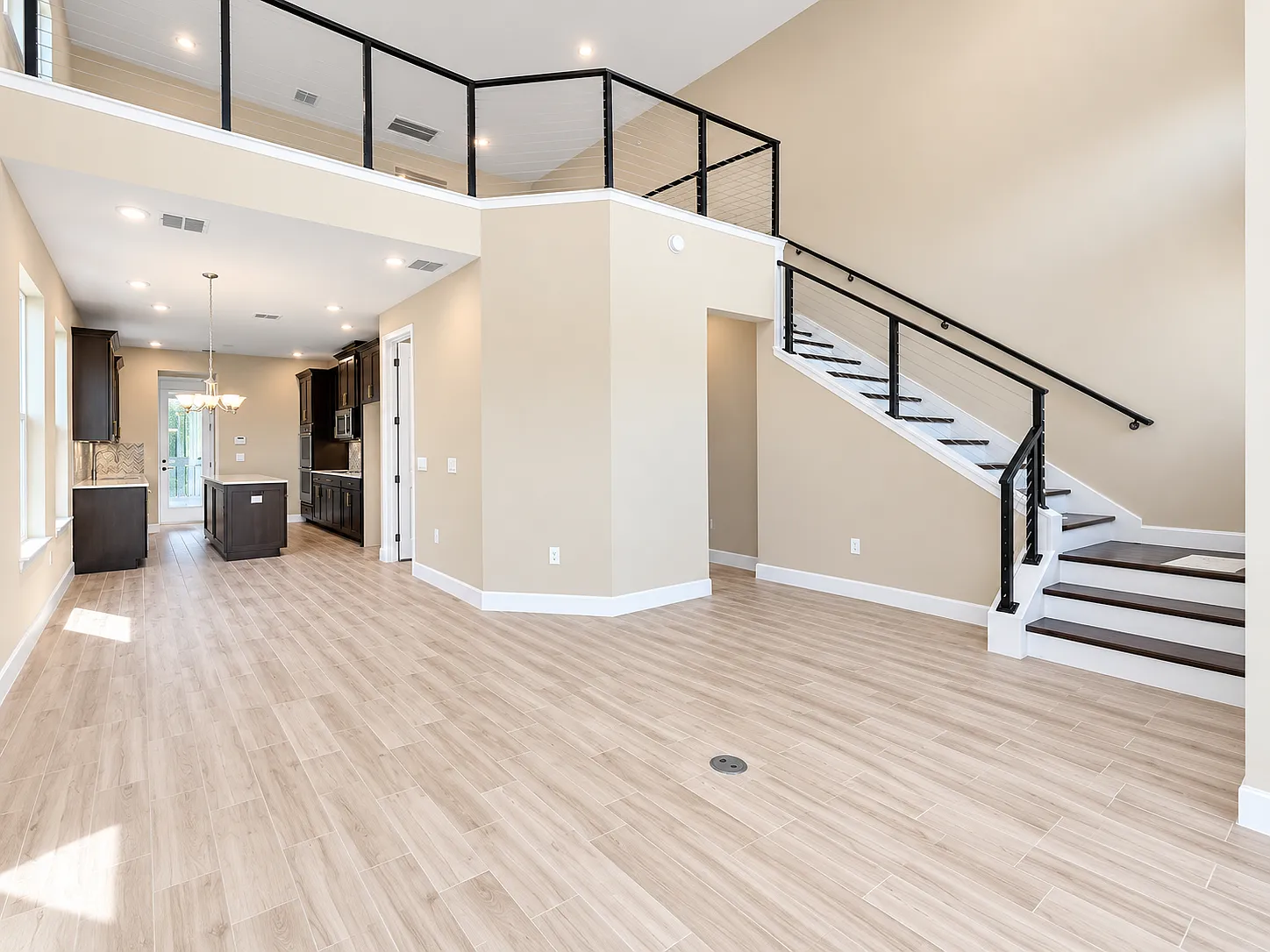 4 bed, 3.5 bath, 2303 sqft, $3,700 — Photo 3