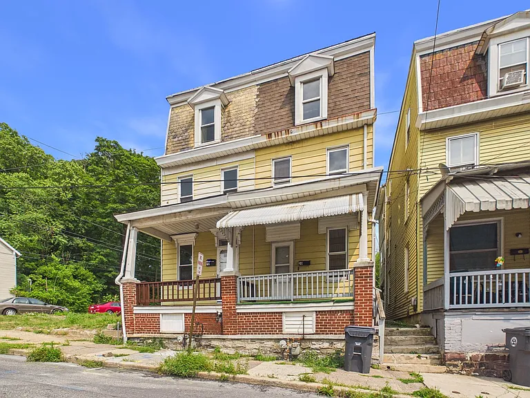 20 Frank S Brown Blvd — Photo 1