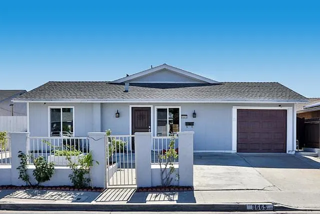 4 bed, 1297 sqft, $4,200 — Photo 1