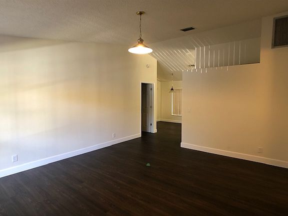3rd image of 75 Via De Casas Norte