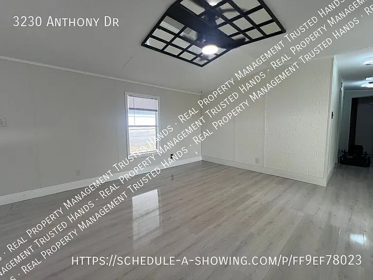 3230 Anthony Dr — Photo 15