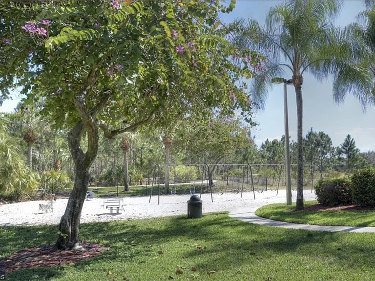 8390 Big Acorn Cir #1103 — Photo 37