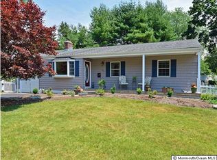 13 Blossom Cir E, Middletown, NJ 07748