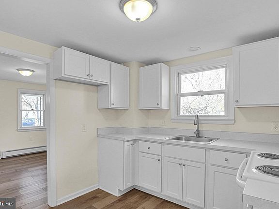 4th image of 124 Lemon St